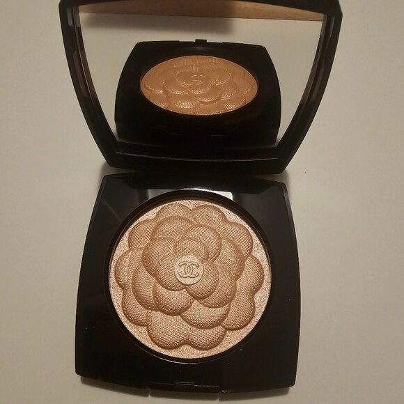 Brand New Chanel Limited Edition Illuminating Powder - Picture 2 of 5